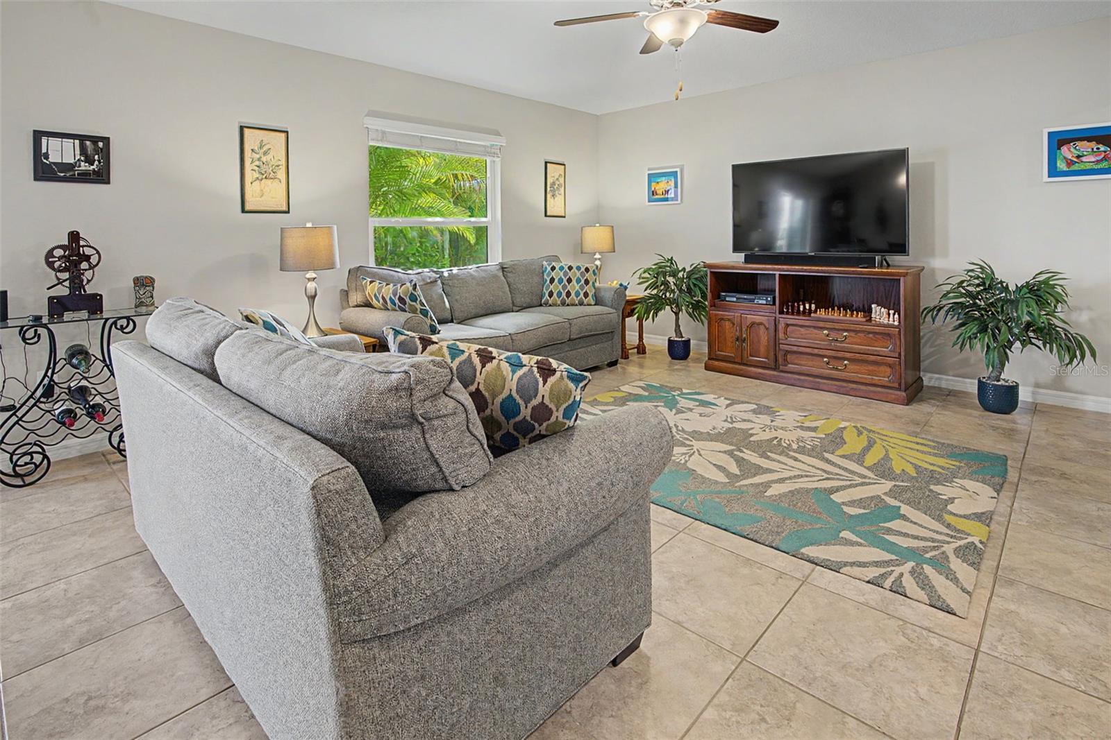 SUNSHINE VILLAGE PH 3A & - Residential