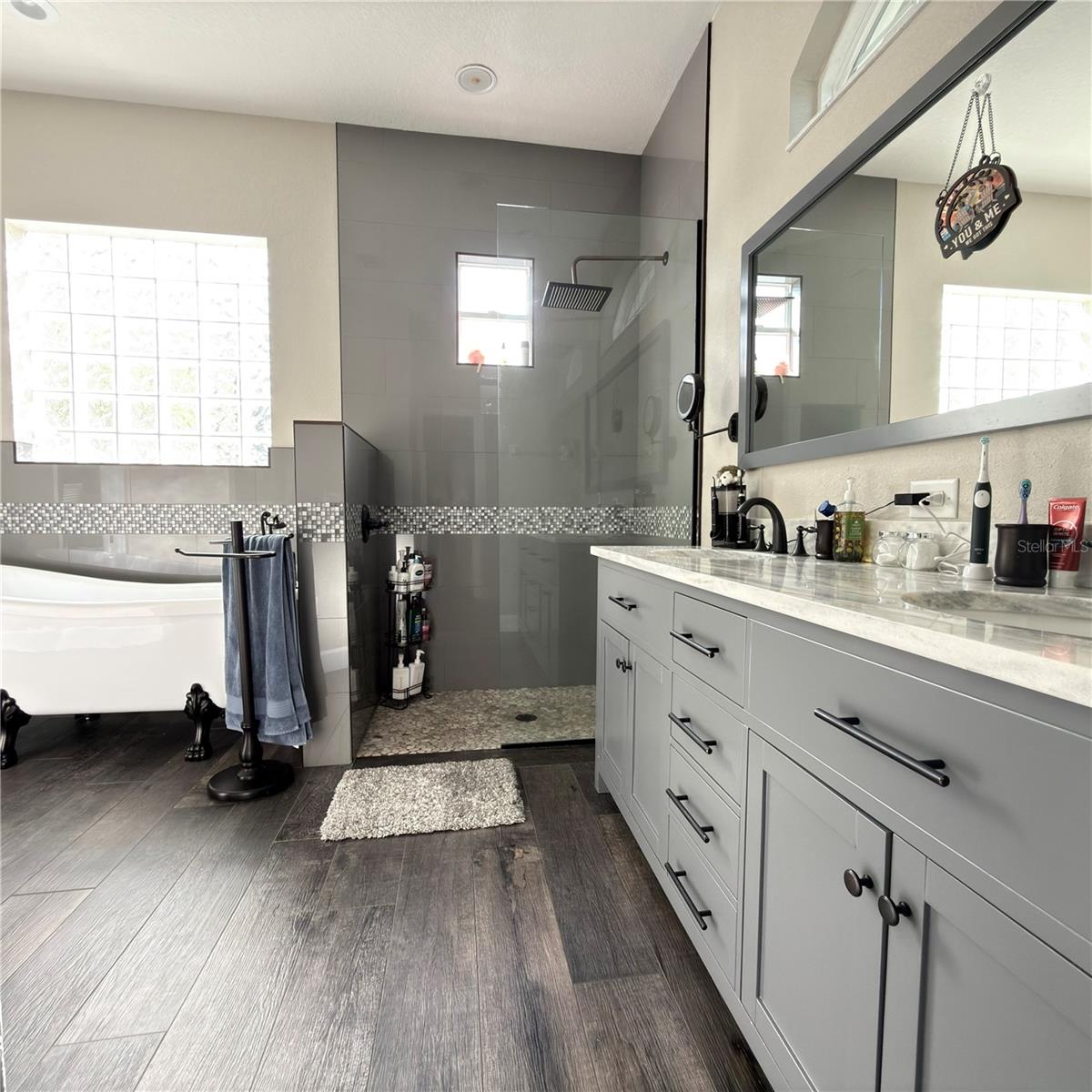 MAGNOLIA CHASE - Residential