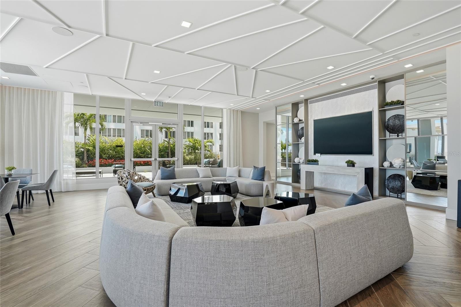 SALTAIRE ST PETERSBURG - Residential