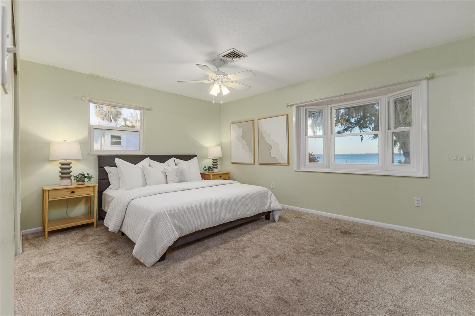 LAKE WALK IN WATER HEIGHTS - Residential