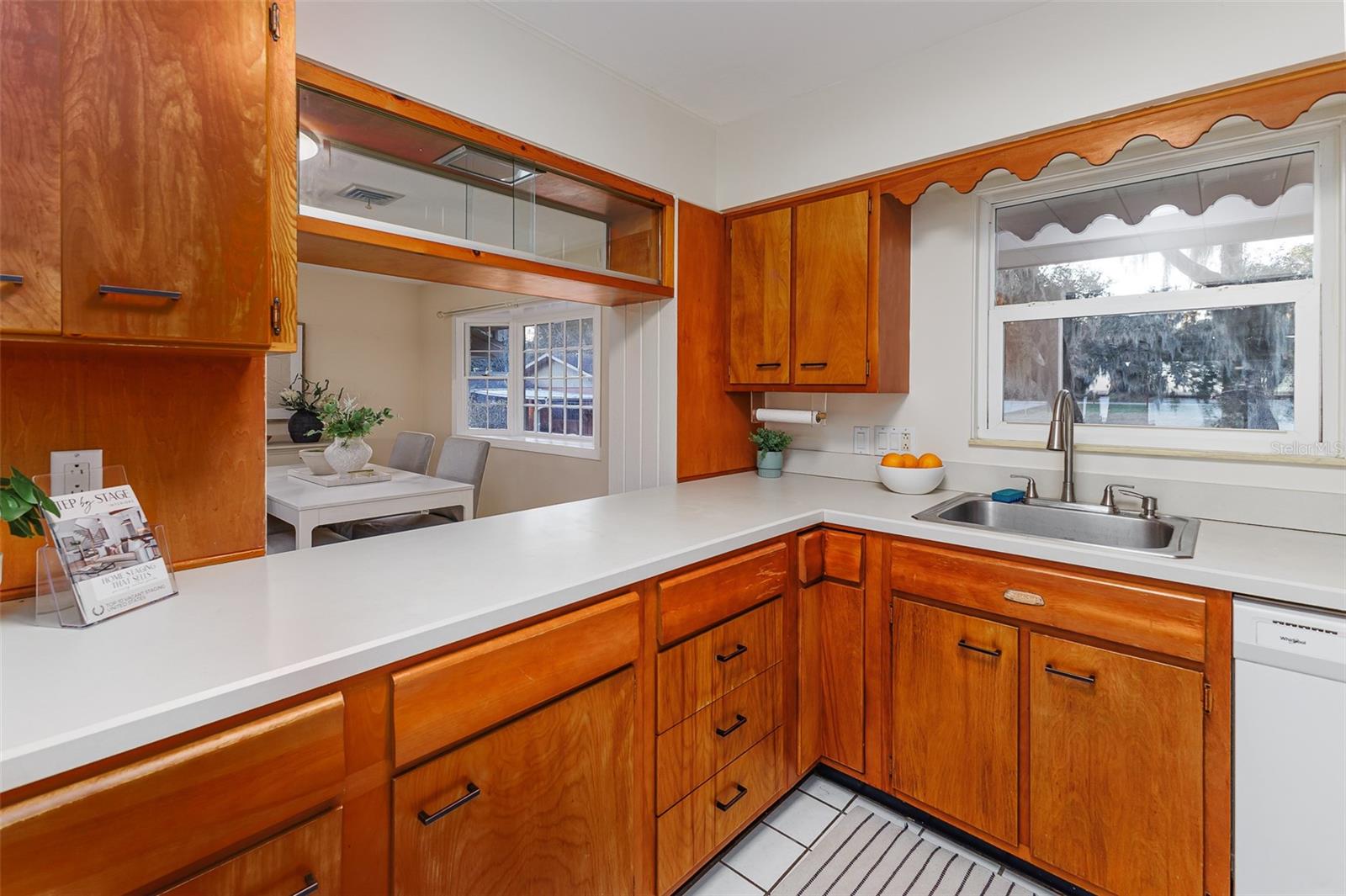 LAKE WALK IN WATER HEIGHTS - Residential