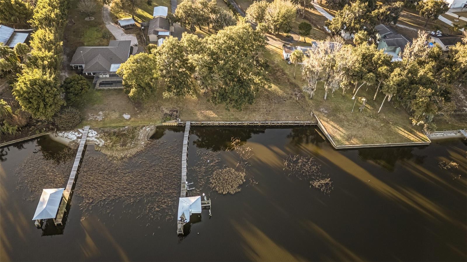 LAKE WALK IN WATER HEIGHTS - Residential