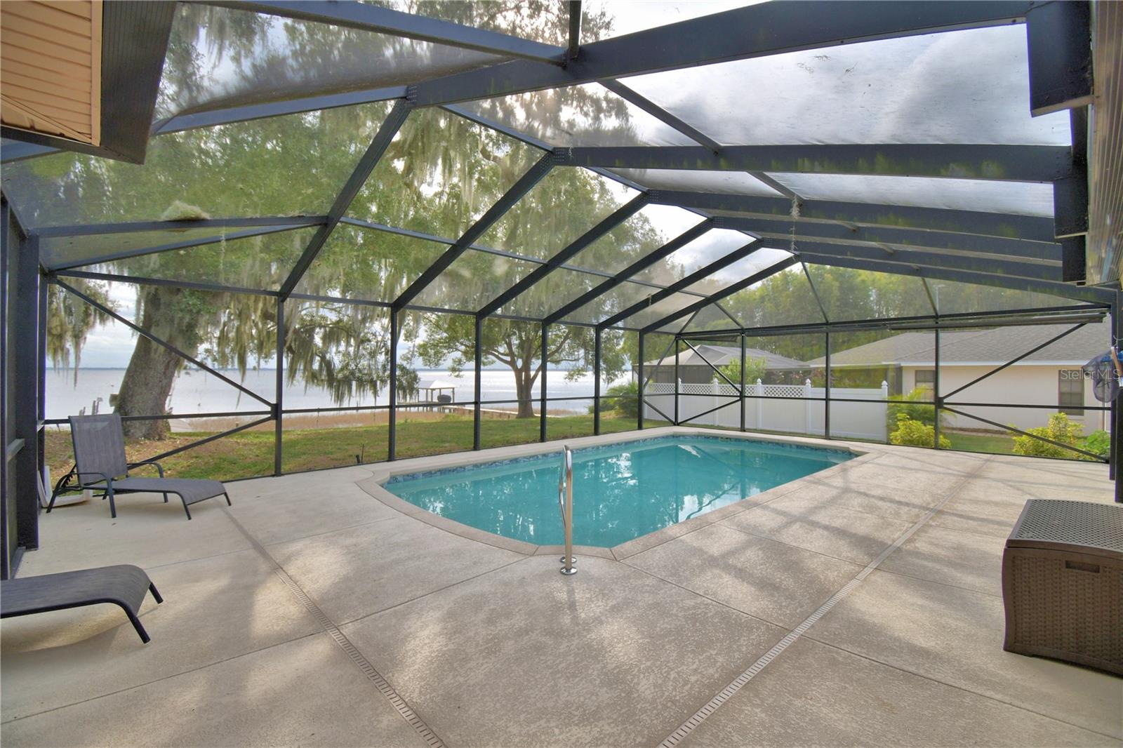 LAKE WALK IN WATER HEIGHTS - Residential