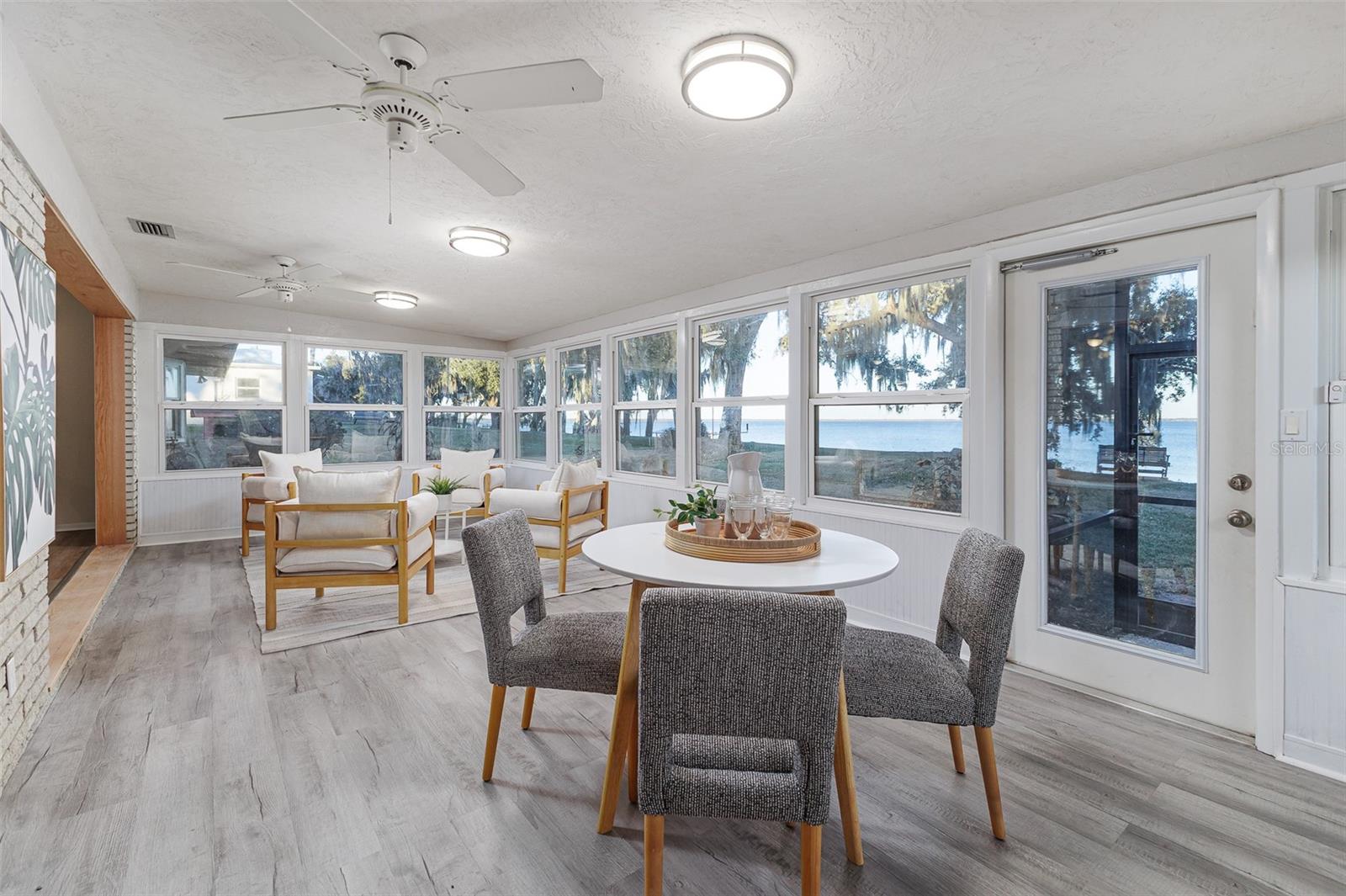 LAKE WALK IN WATER HEIGHTS - Residential