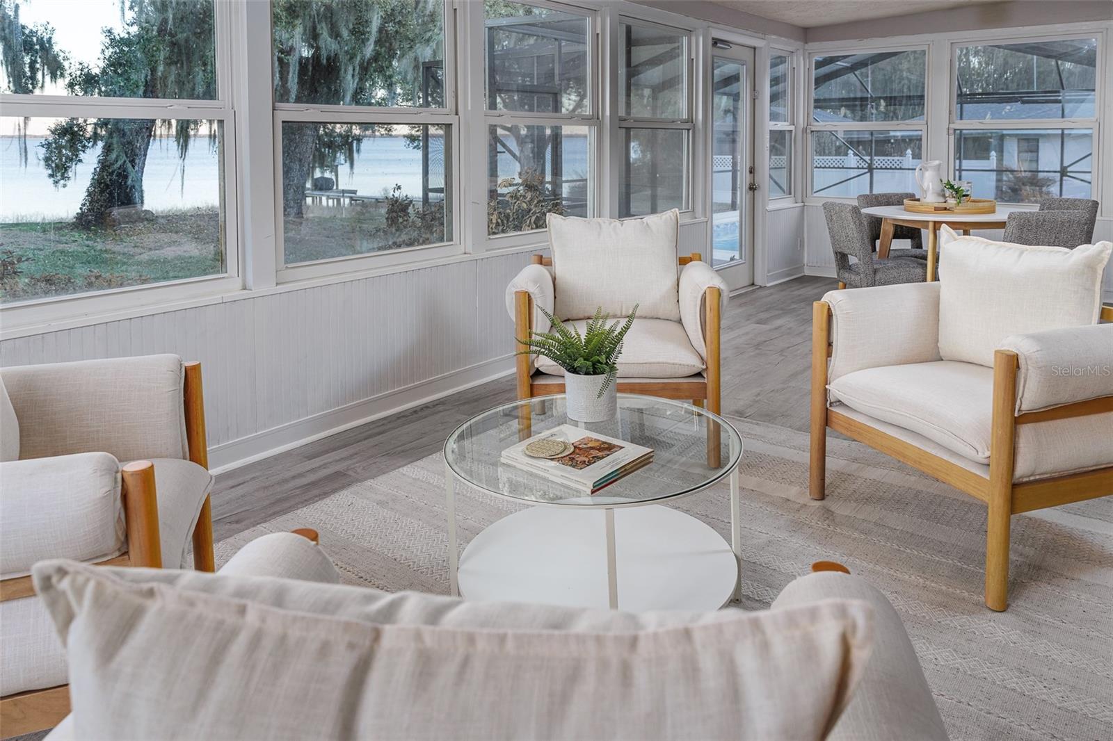 LAKE WALK IN WATER HEIGHTS - Residential