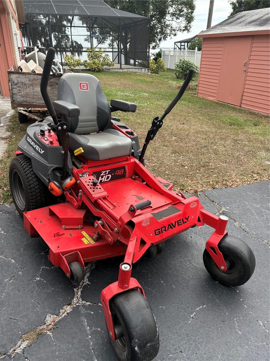 LAKE WALK IN WATER HEIGHTS - Residential