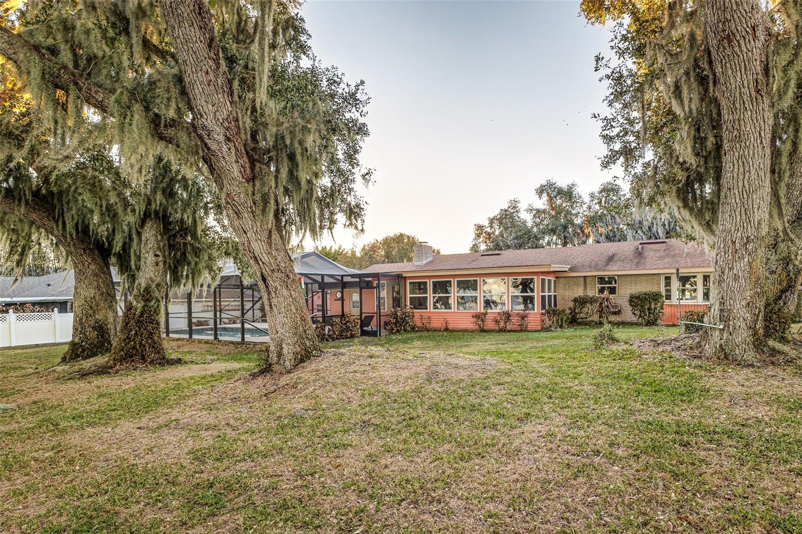 LAKE WALK IN WATER HEIGHTS - Residential