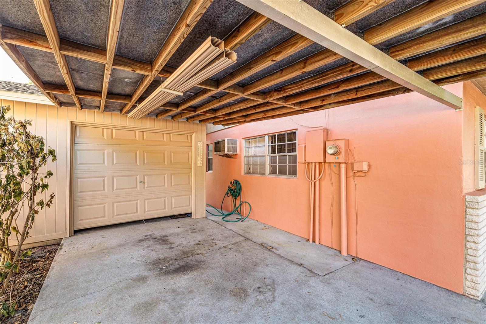 LAKE WALK IN WATER HEIGHTS - Residential