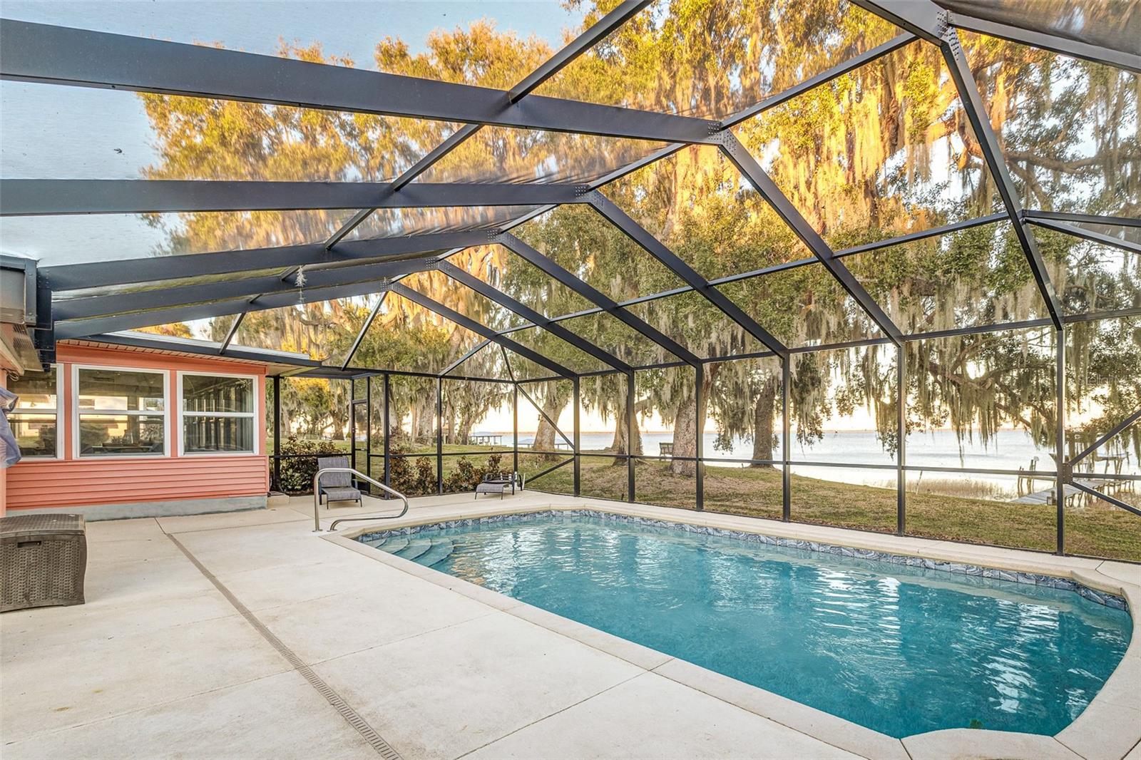 LAKE WALK IN WATER HEIGHTS - Residential