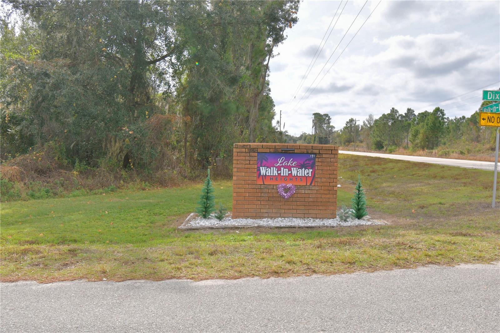 LAKE WALK IN WATER HEIGHTS - Residential