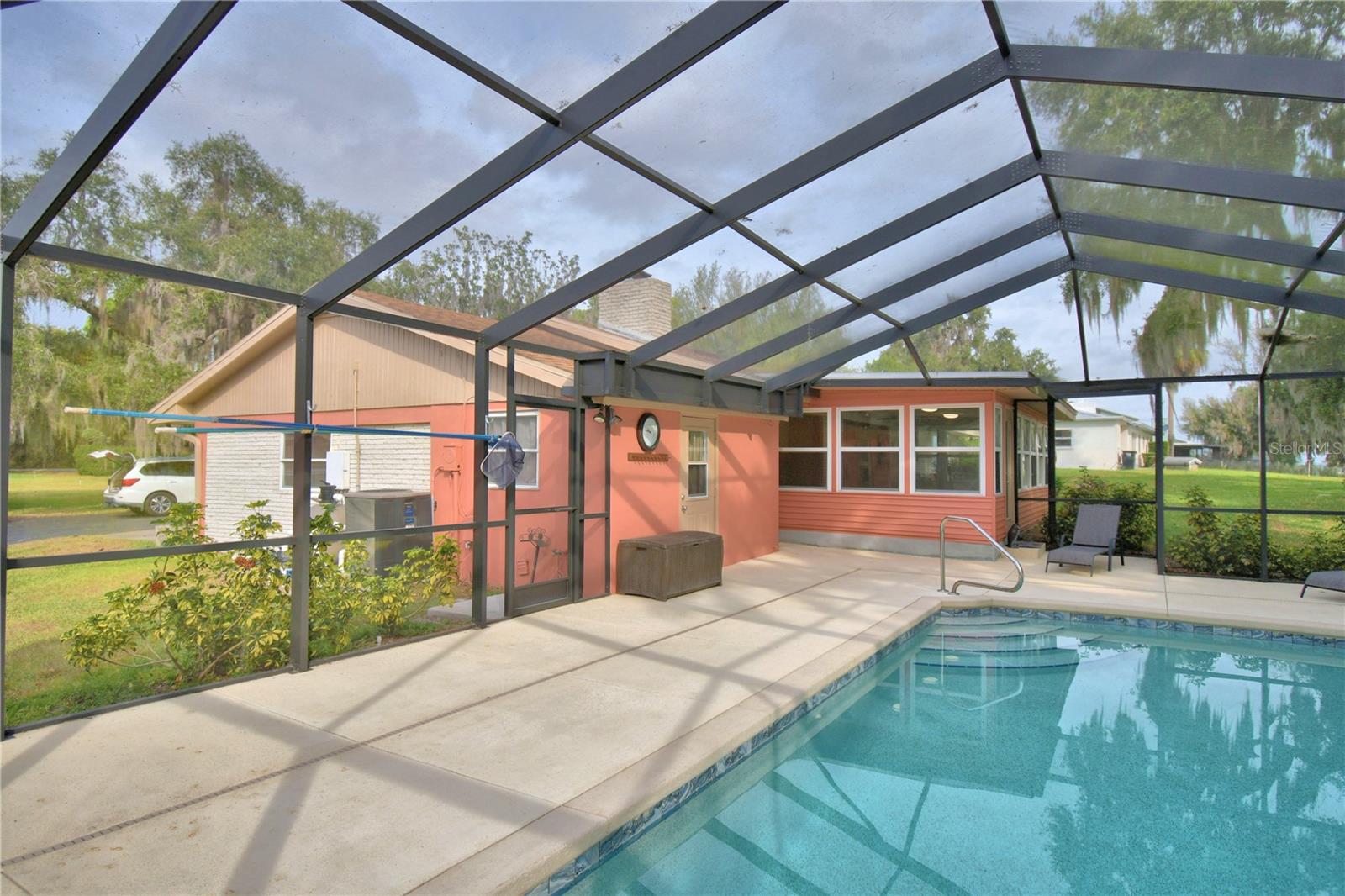 LAKE WALK IN WATER HEIGHTS - Residential