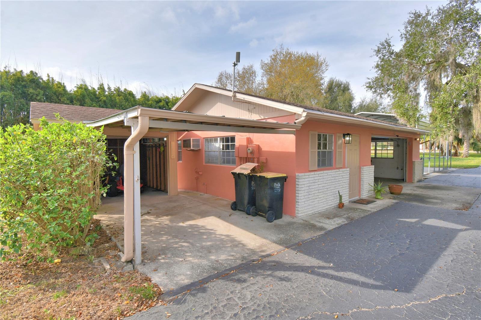 LAKE WALK IN WATER HEIGHTS - Residential