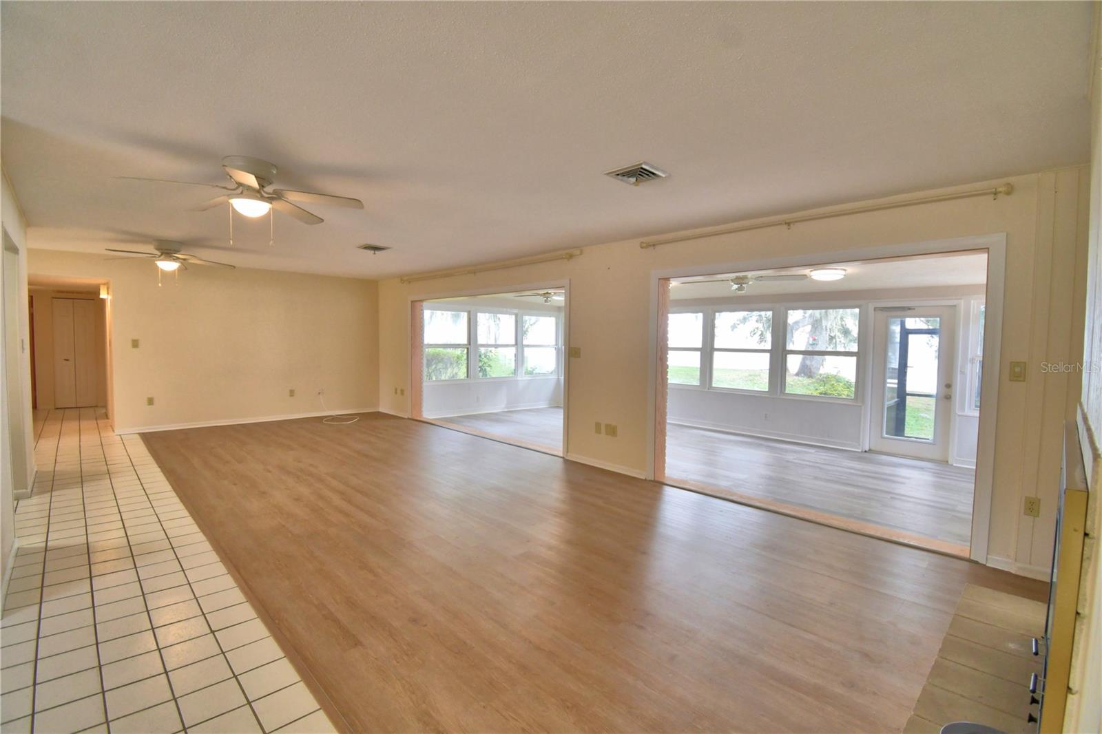 LAKE WALK IN WATER HEIGHTS - Residential