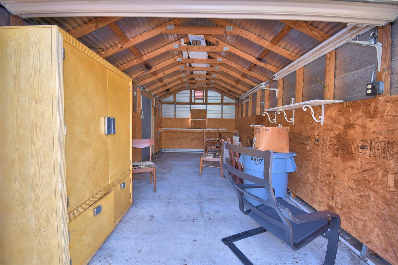 LAKE WALK IN WATER HEIGHTS - Residential