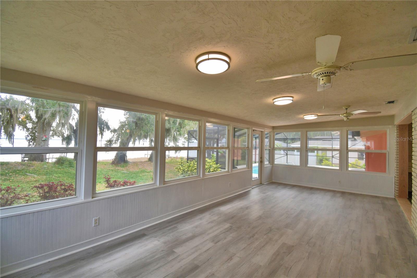 LAKE WALK IN WATER HEIGHTS - Residential