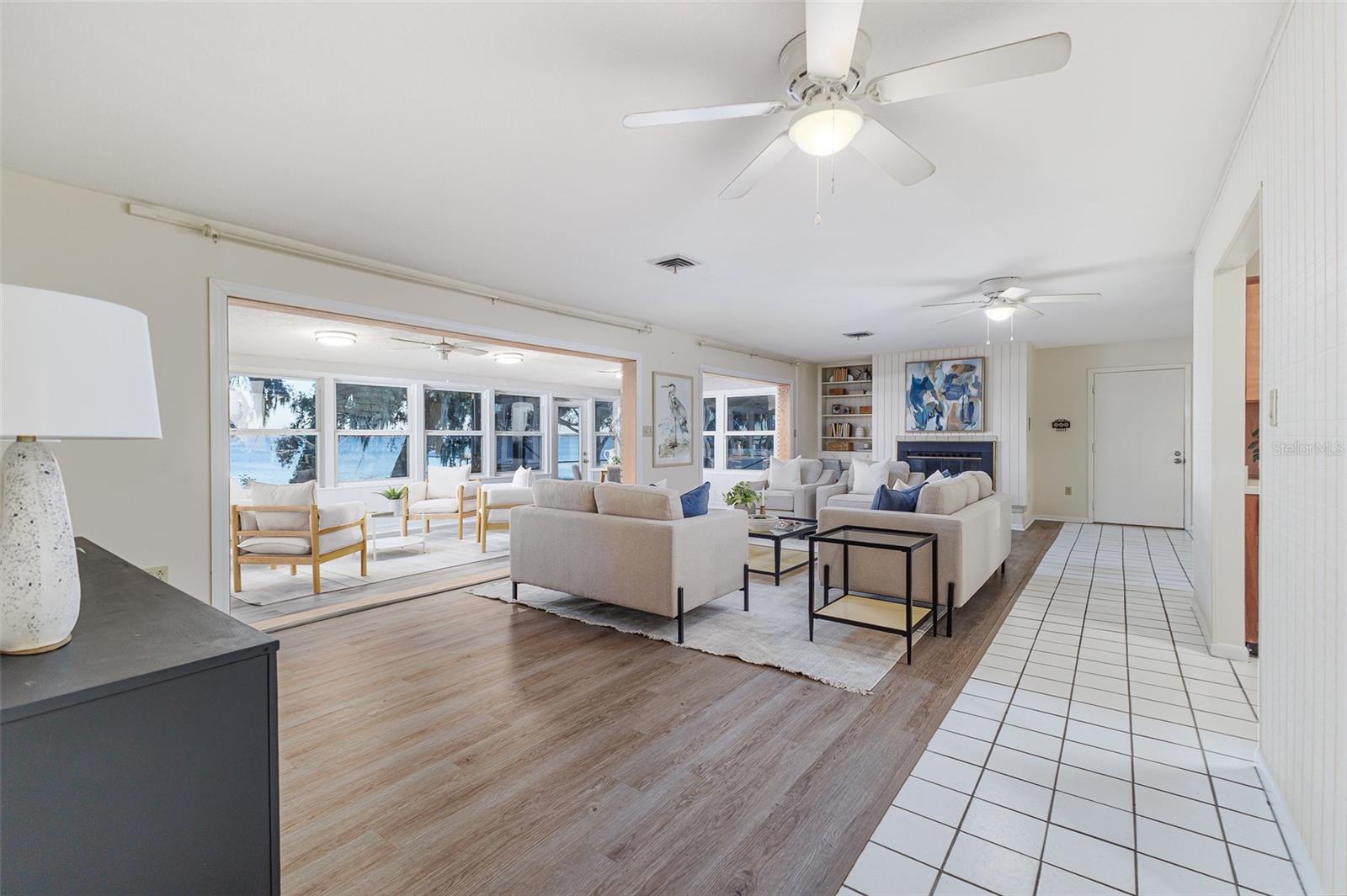 LAKE WALK IN WATER HEIGHTS - Residential