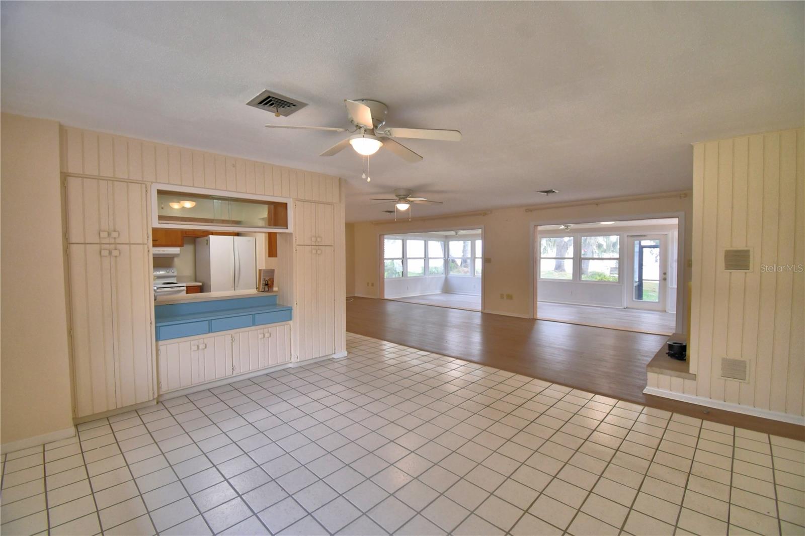 LAKE WALK IN WATER HEIGHTS - Residential