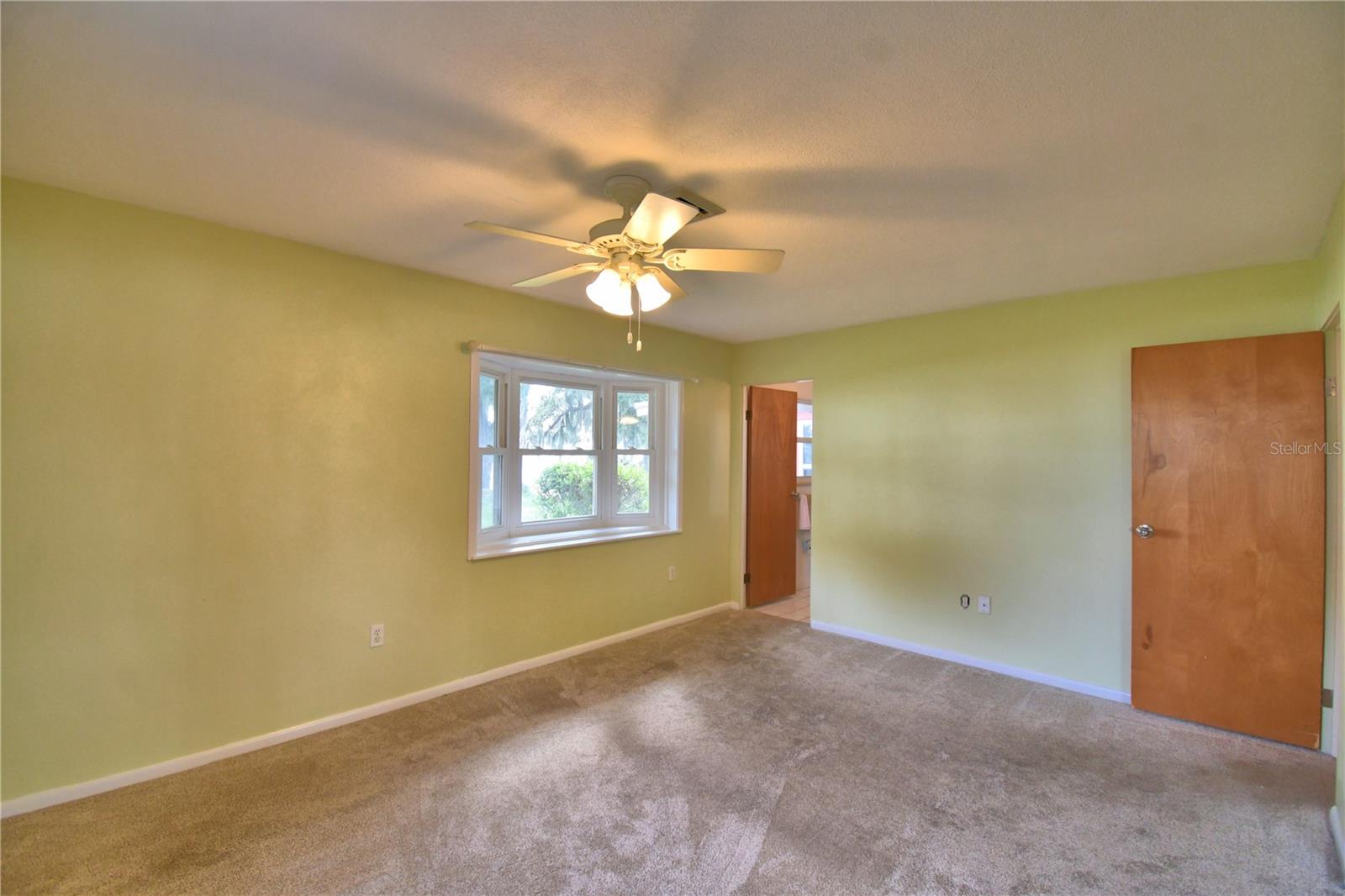 LAKE WALK IN WATER HEIGHTS - Residential