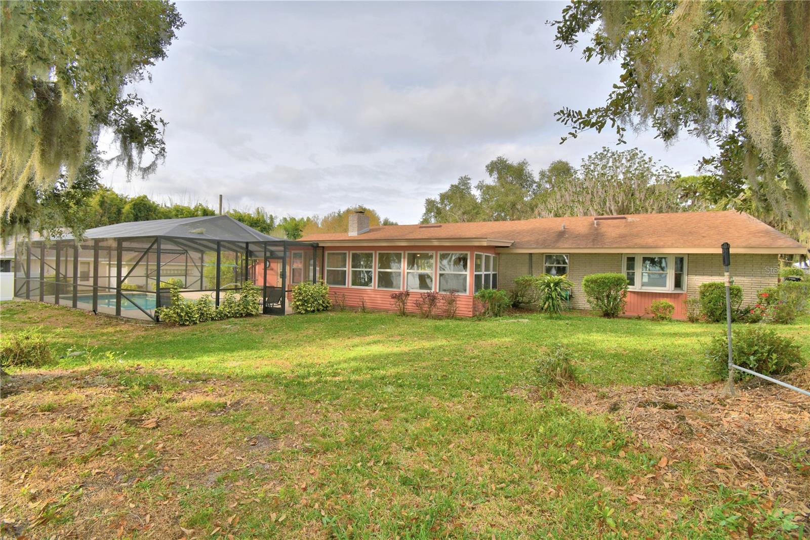 LAKE WALK IN WATER HEIGHTS - Residential