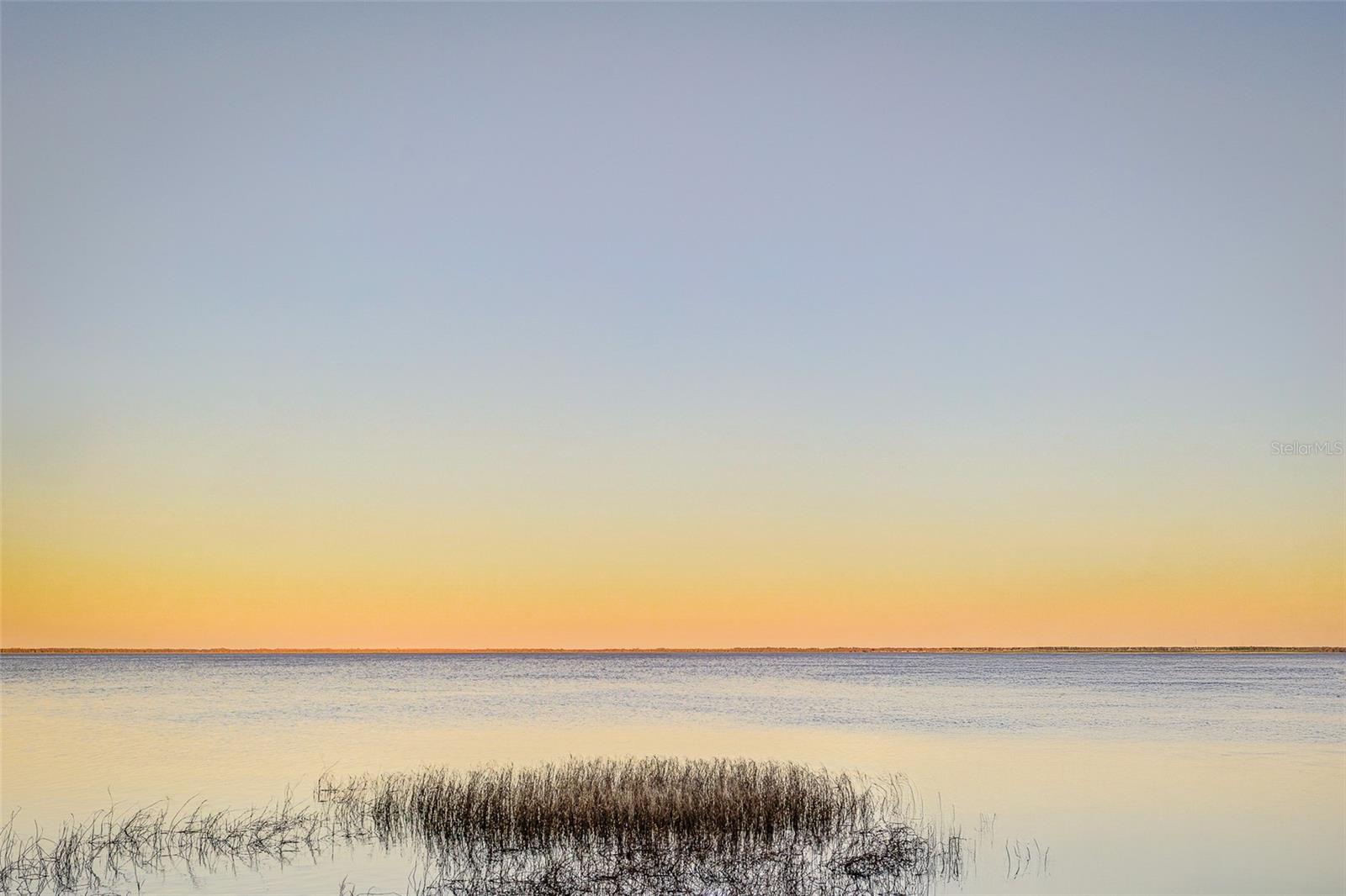 LAKE WALK IN WATER HEIGHTS - Residential
