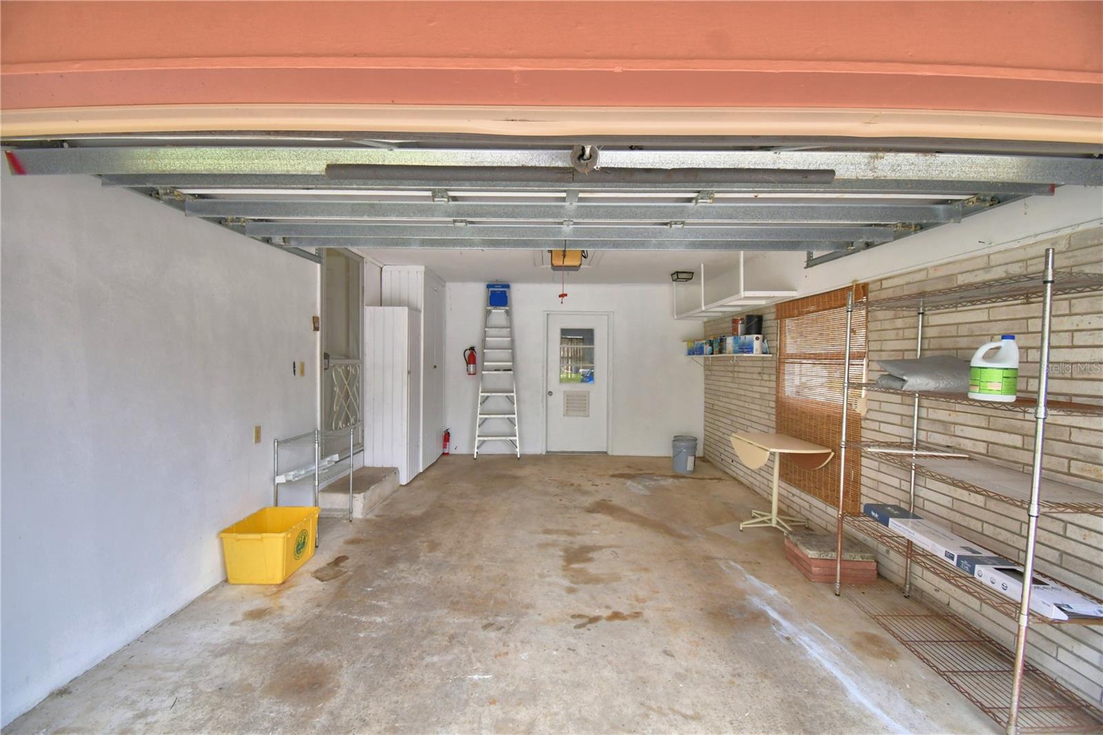 LAKE WALK IN WATER HEIGHTS - Residential