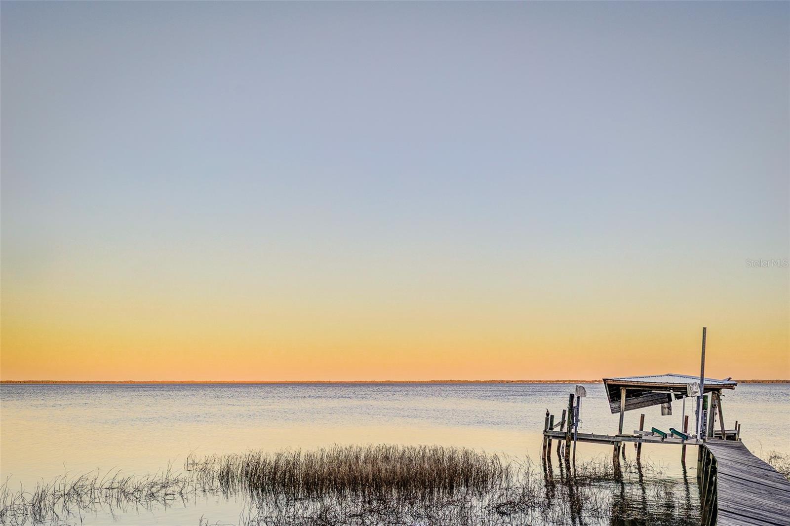 LAKE WALK IN WATER HEIGHTS - Residential