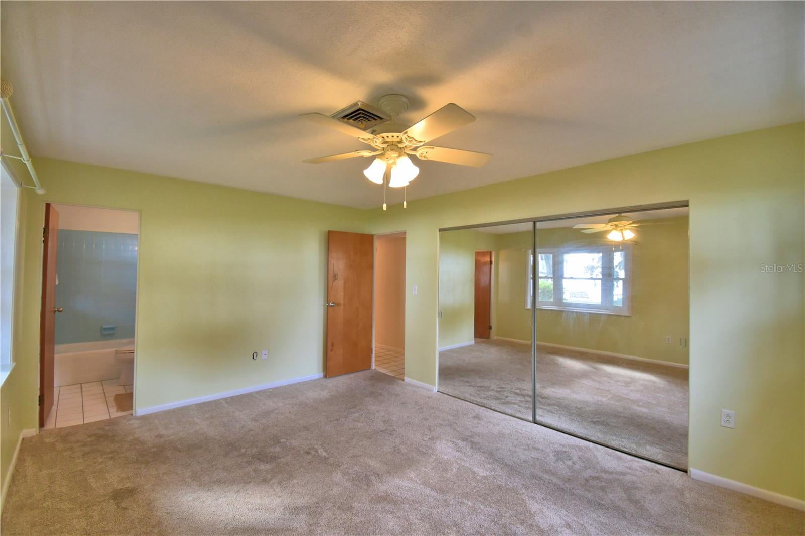 LAKE WALK IN WATER HEIGHTS - Residential