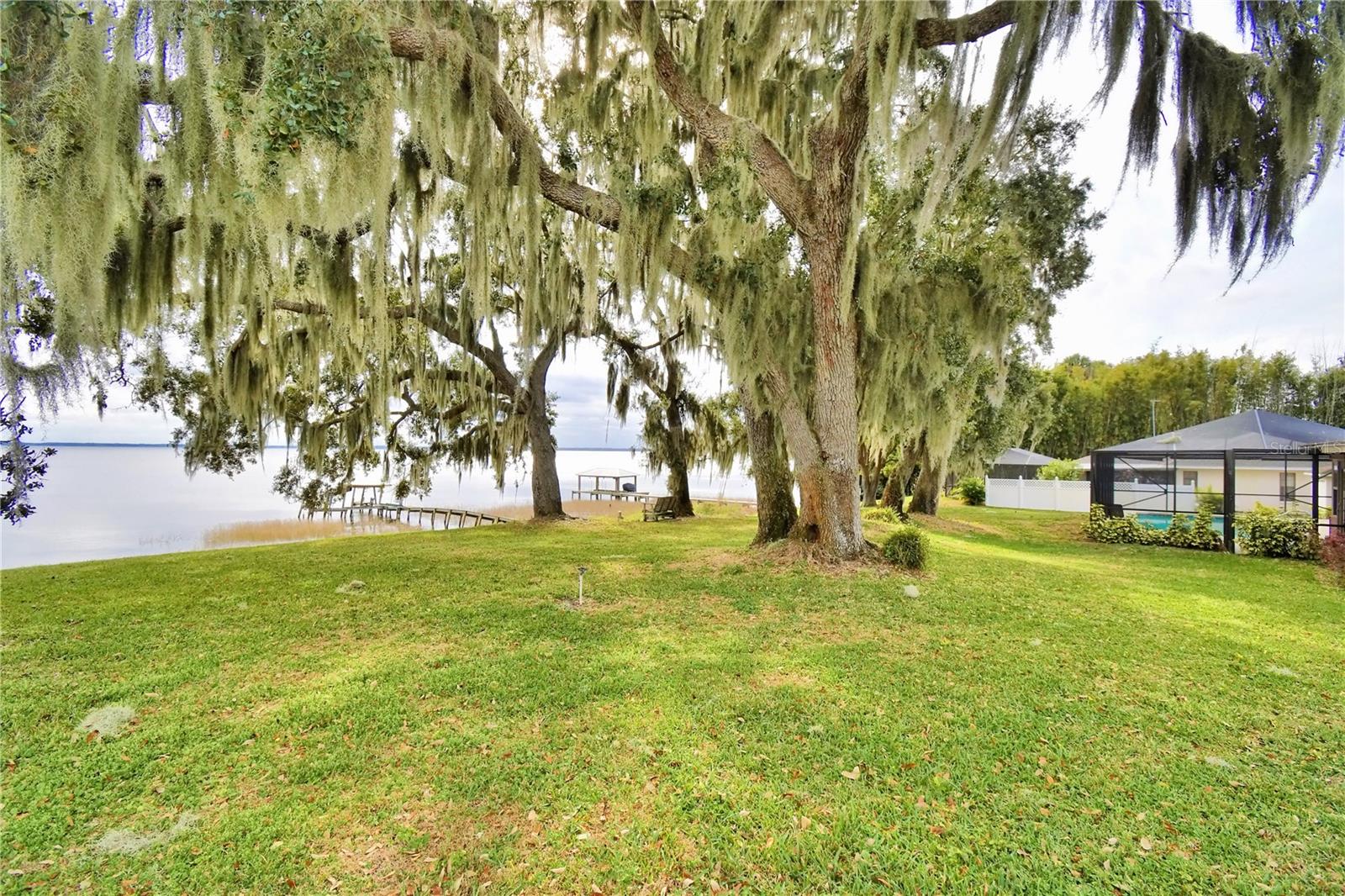 LAKE WALK IN WATER HEIGHTS - Residential