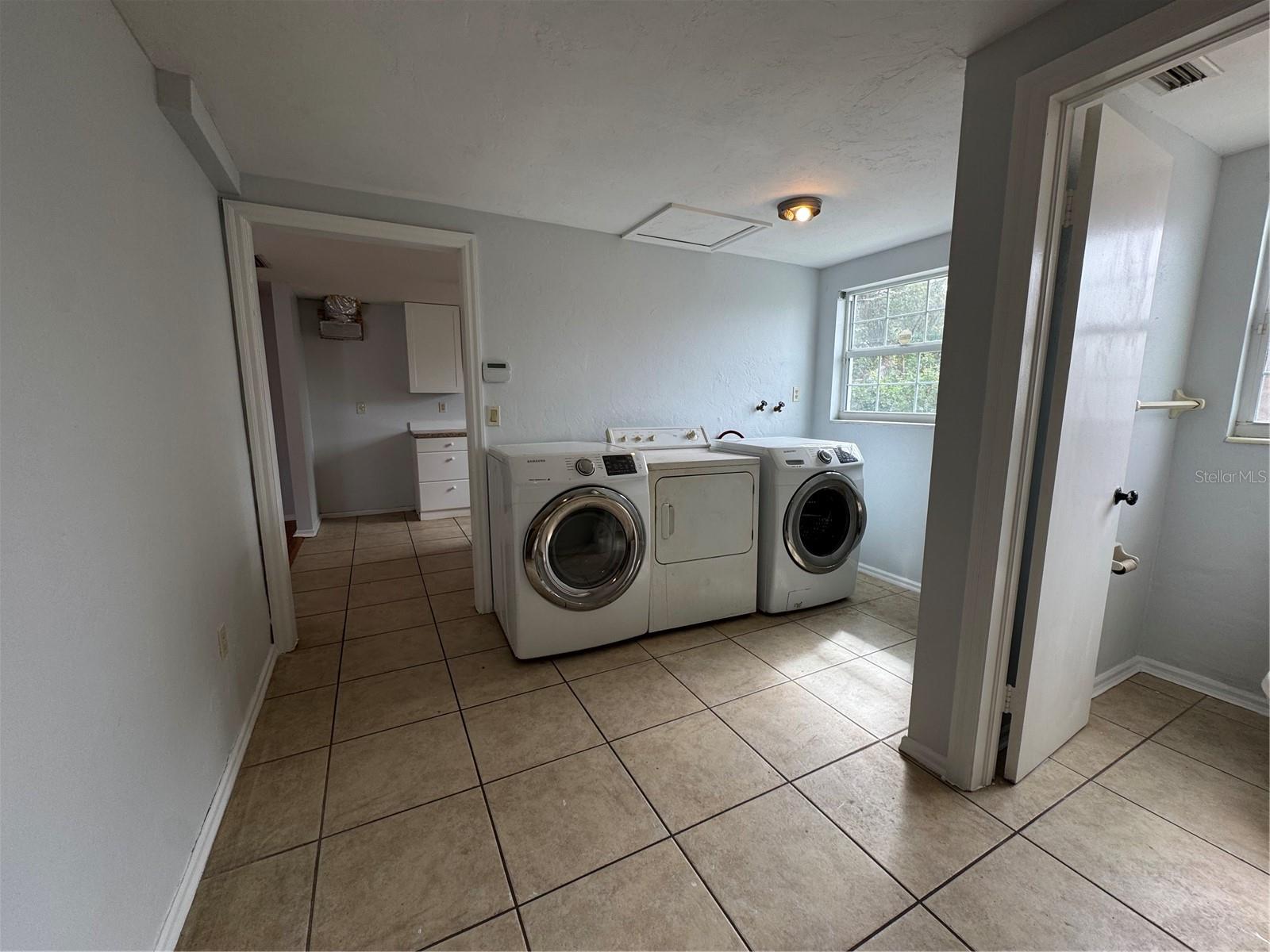 SOUTH GATE - Residential