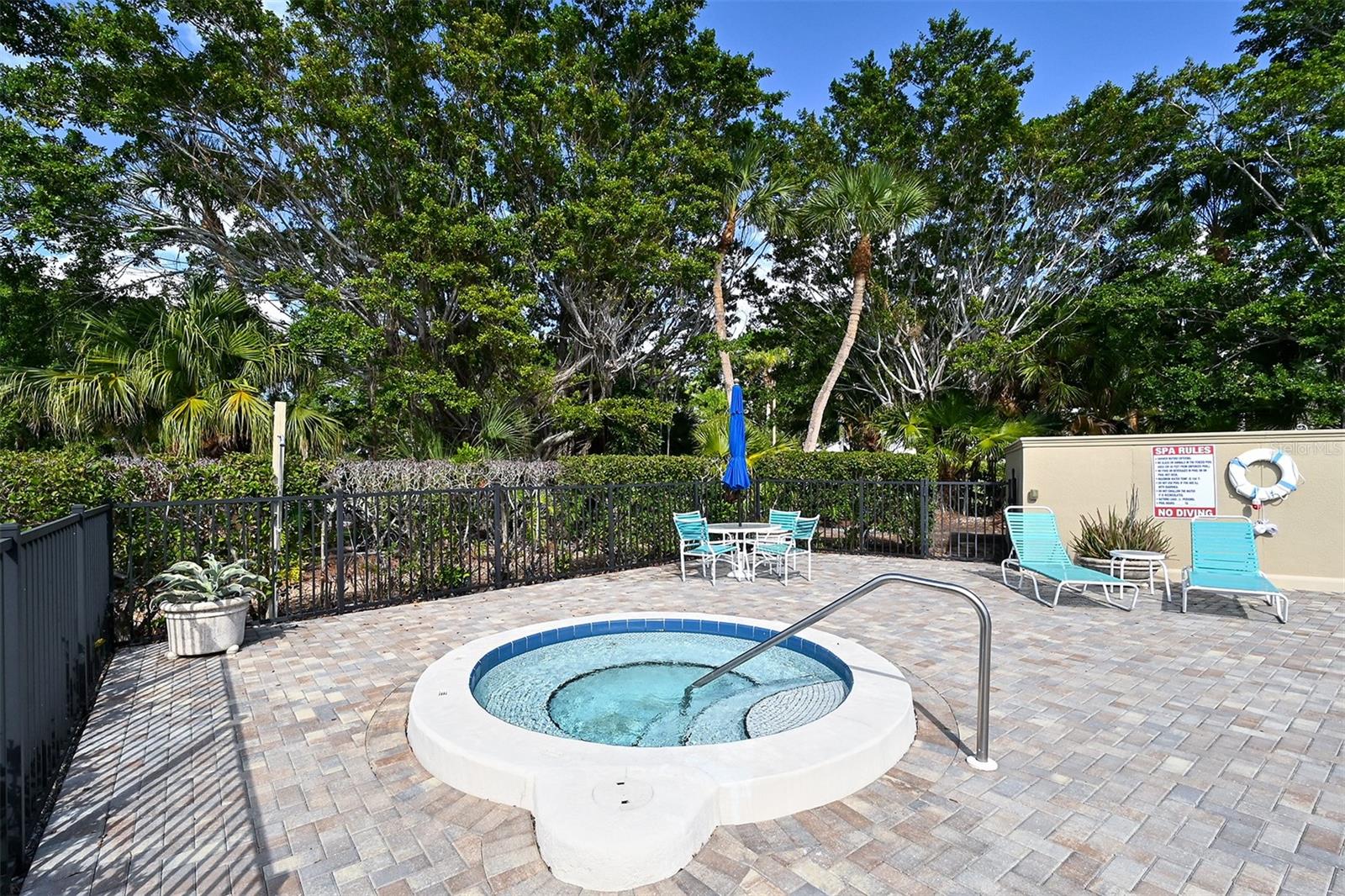 HARBOUR OAKS 2 - Residential Lease