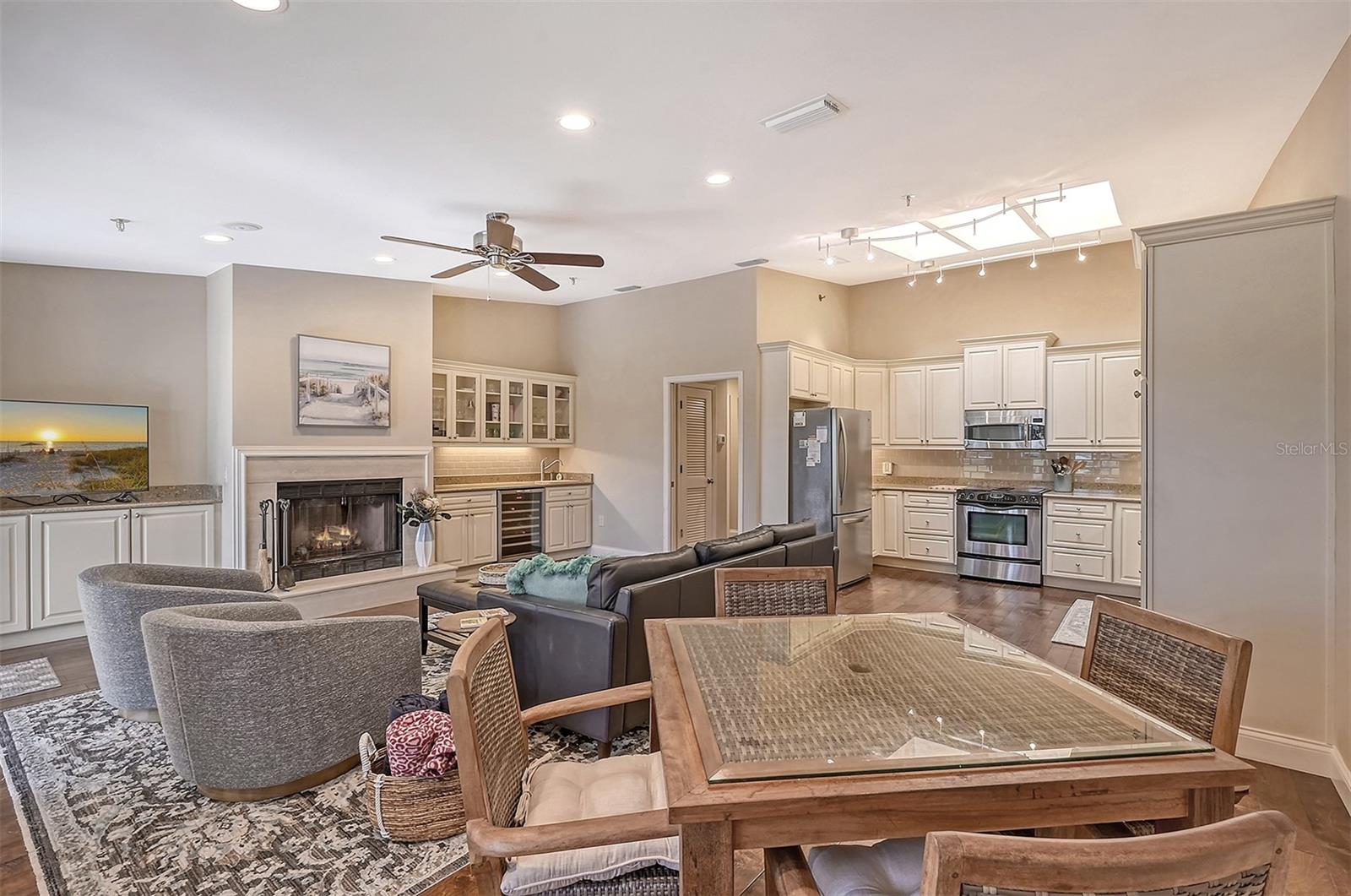 HARBOUR OAKS 2 - Residential Lease