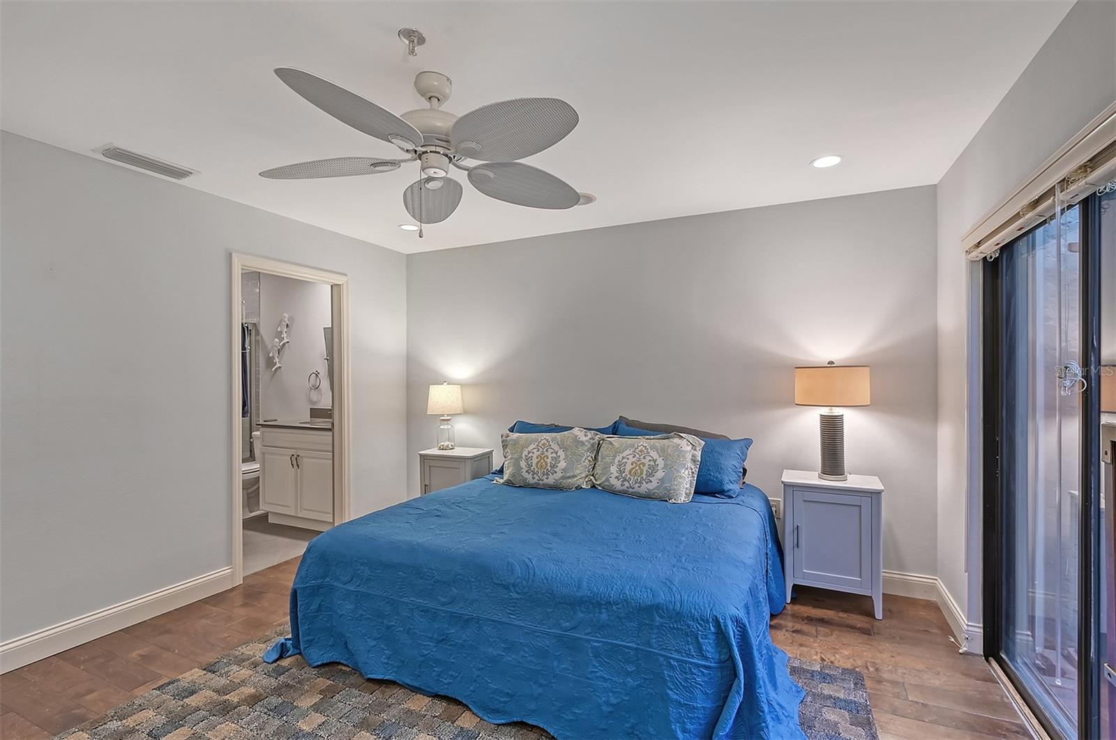 HARBOUR OAKS 2 - Residential Lease