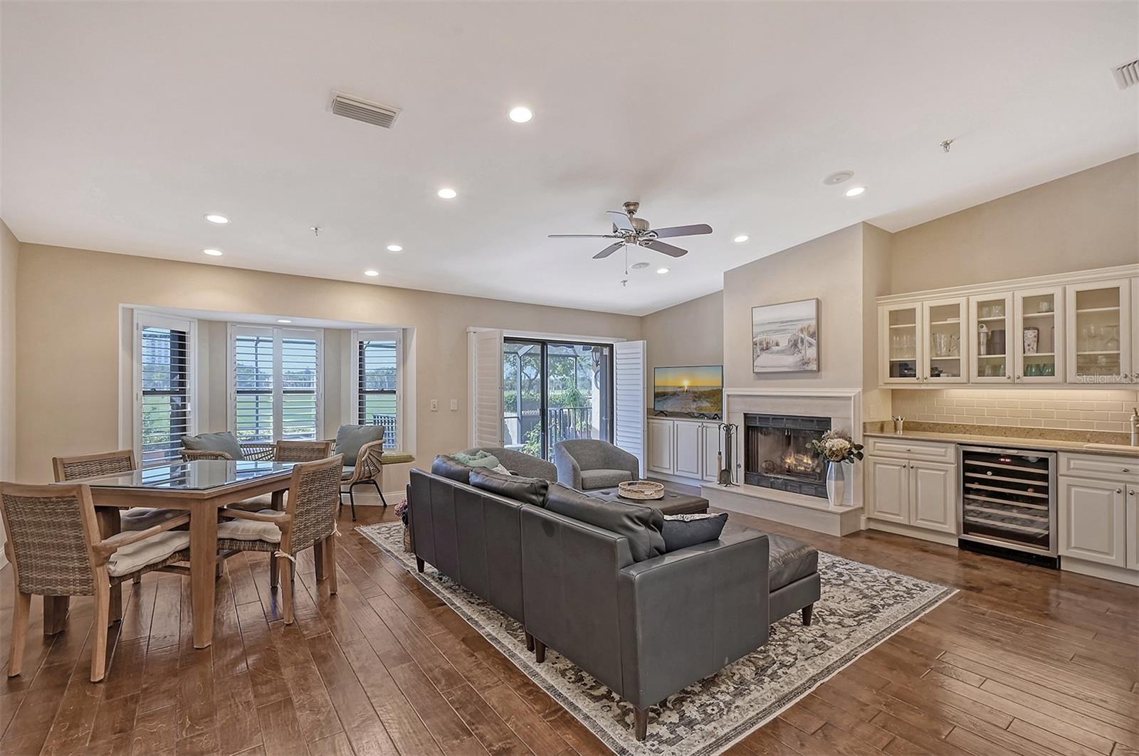 HARBOUR OAKS 2 - Residential Lease