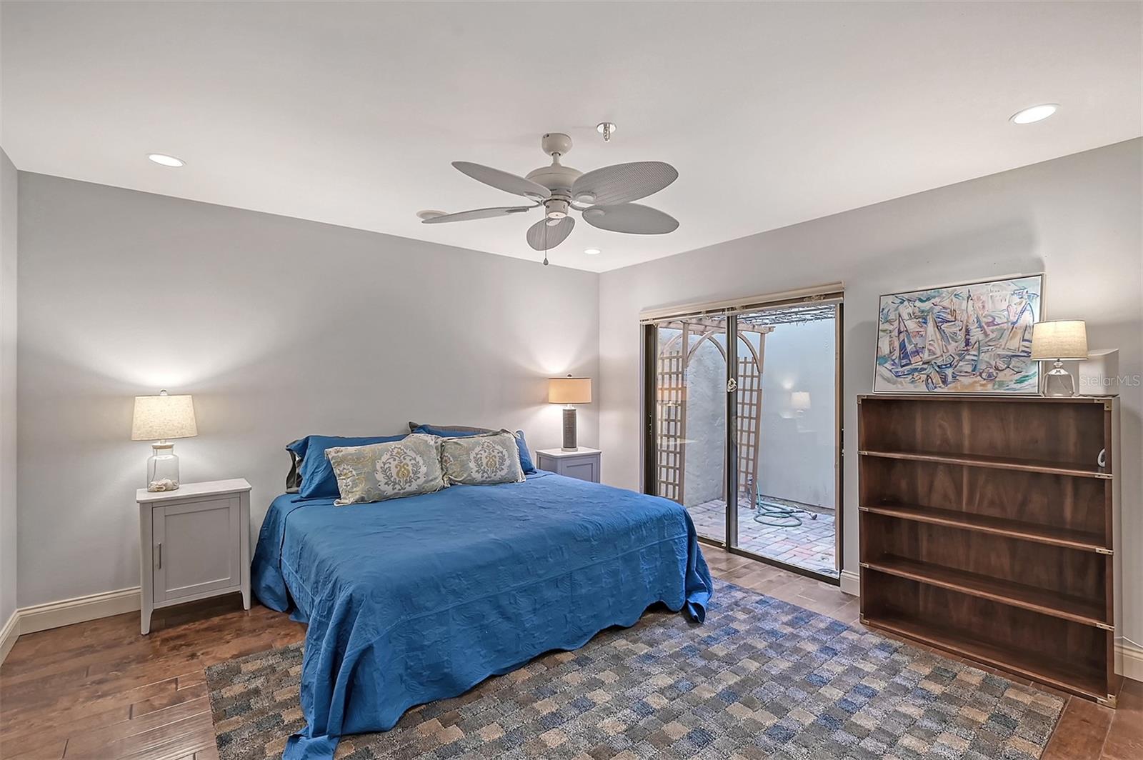 HARBOUR OAKS 2 - Residential Lease