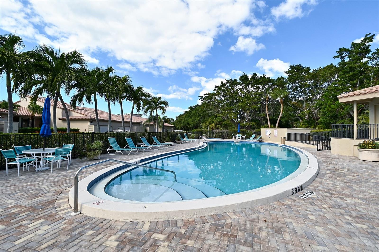 HARBOUR OAKS 2 - Residential Lease