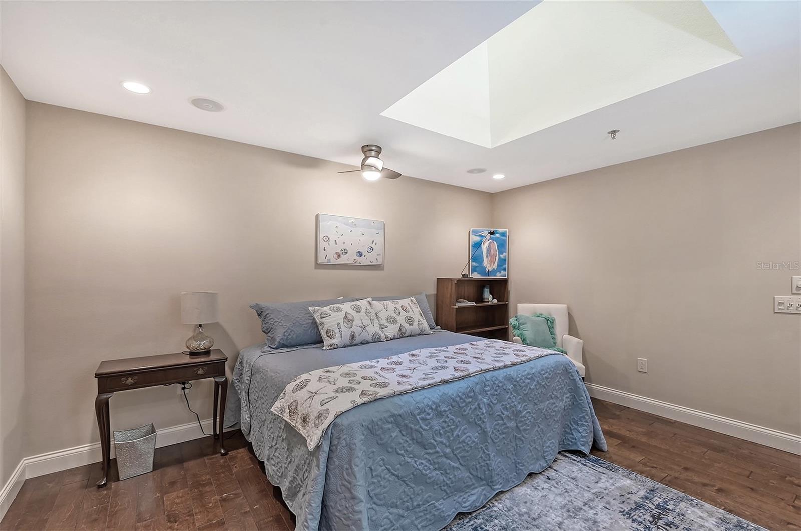 HARBOUR OAKS 2 - Residential Lease