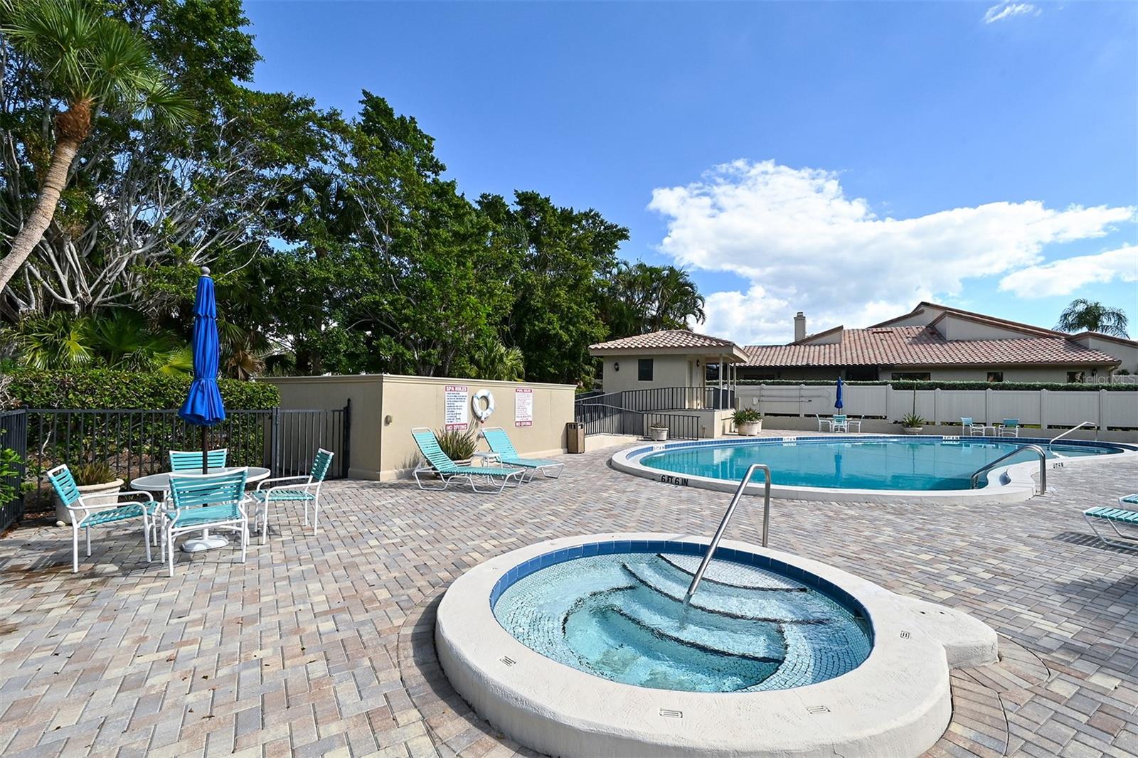 HARBOUR OAKS 2 - Residential Lease