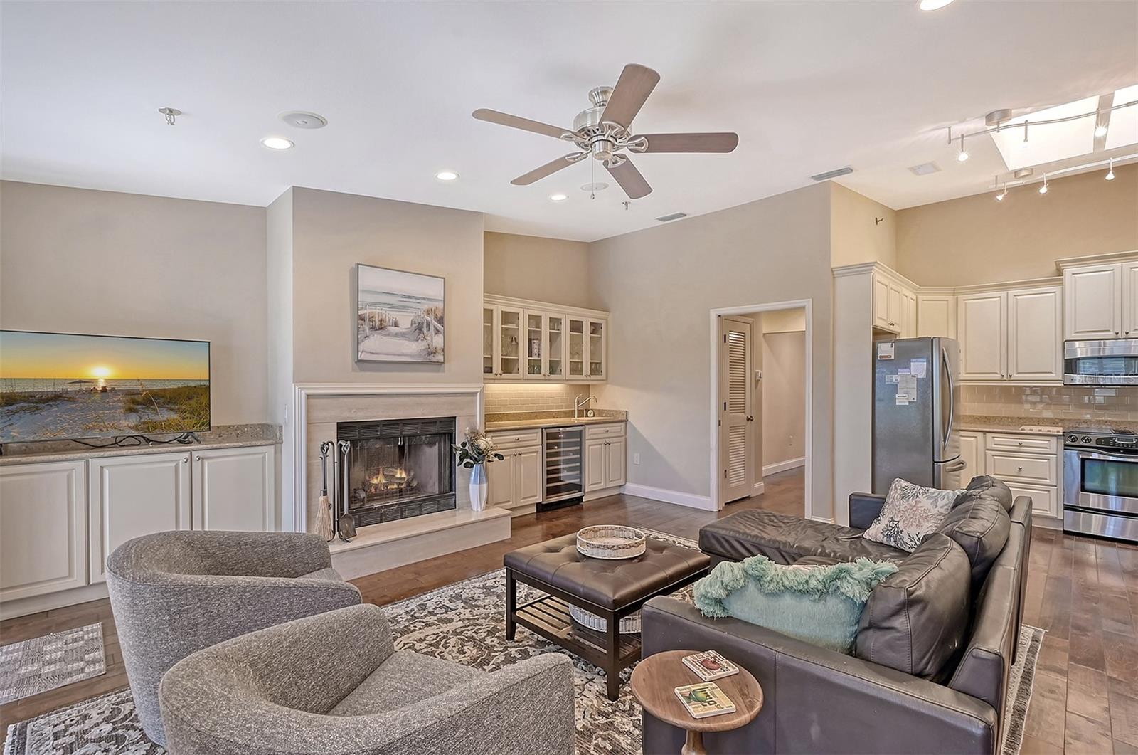 HARBOUR OAKS 2 - Residential Lease