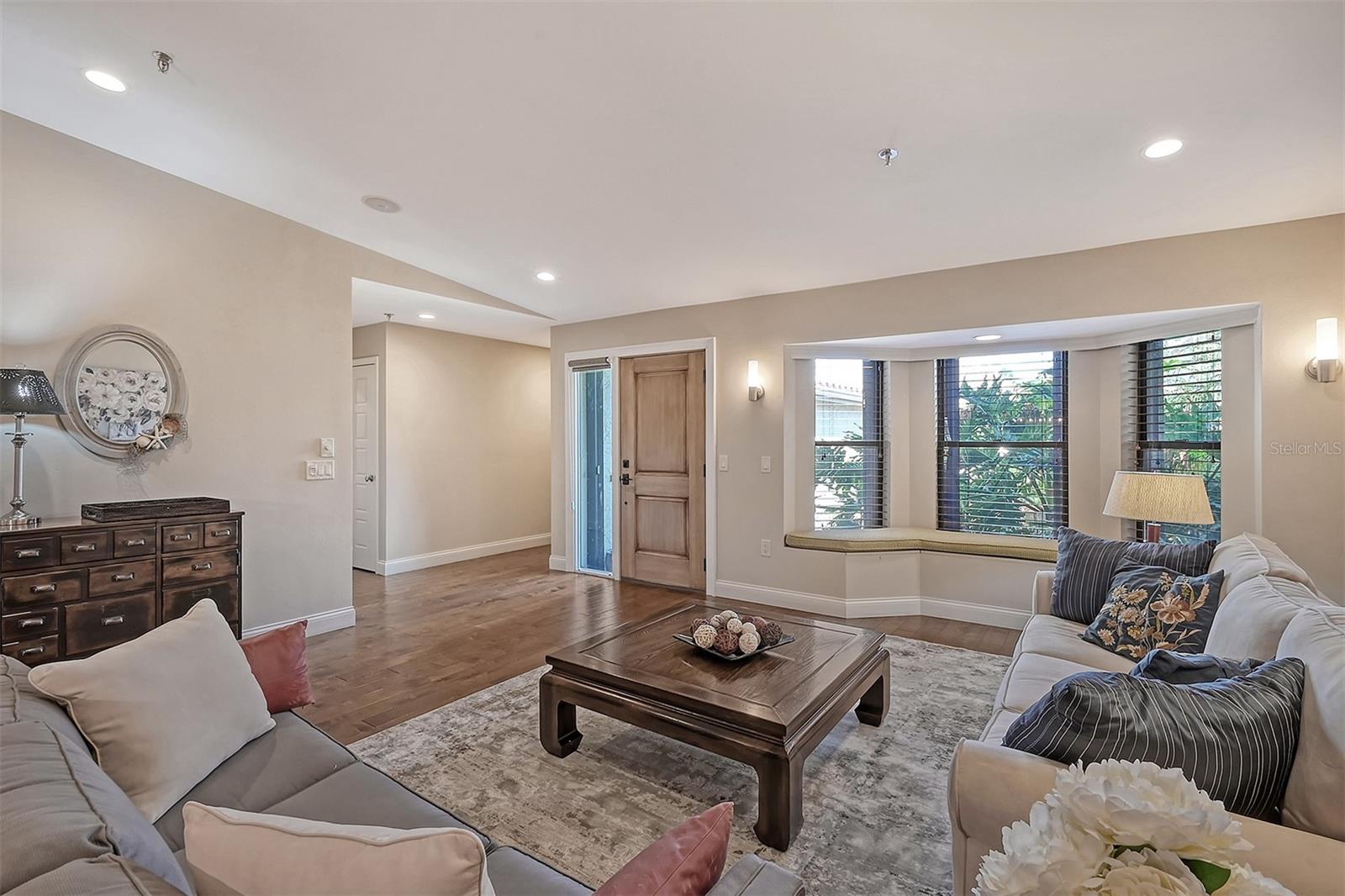 HARBOUR OAKS 2 - Residential Lease