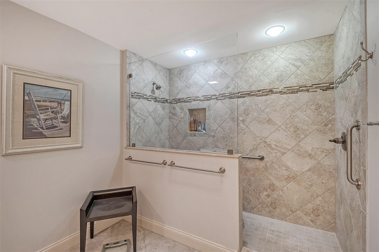 HARBOUR OAKS 2 - Residential Lease