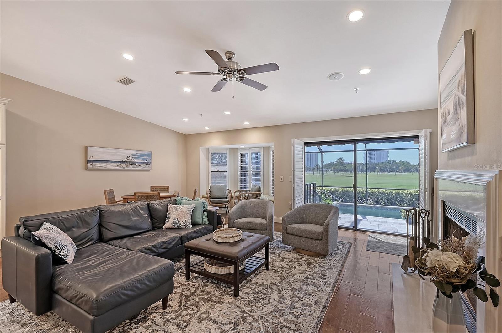 HARBOUR OAKS 2 - Residential Lease