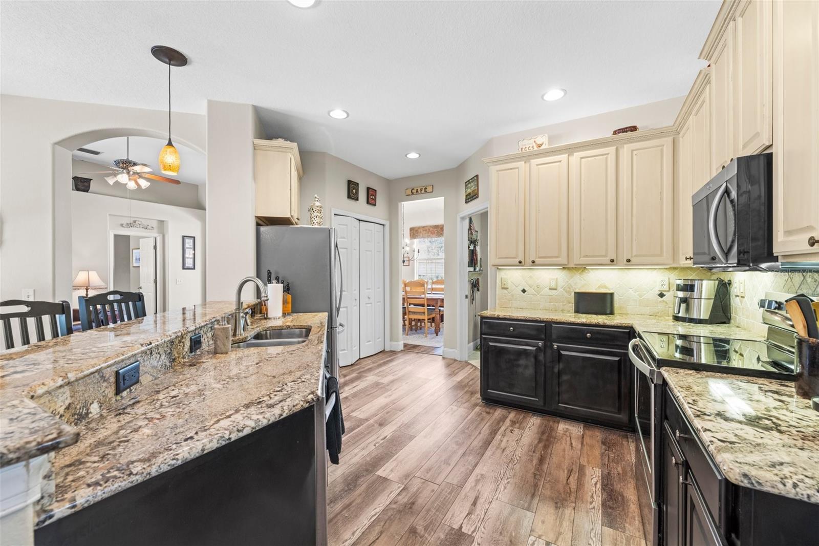 THE OAKS AT WOODLAND PARK PH 2 - Residential