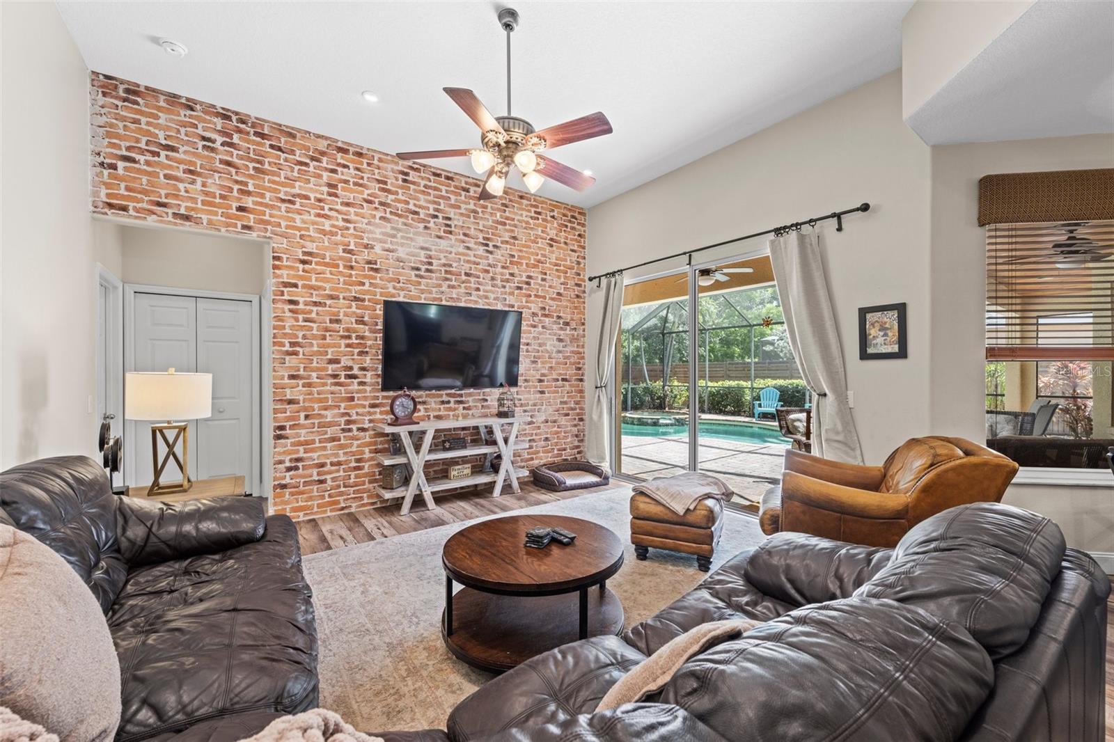 THE OAKS AT WOODLAND PARK PH 2 - Residential