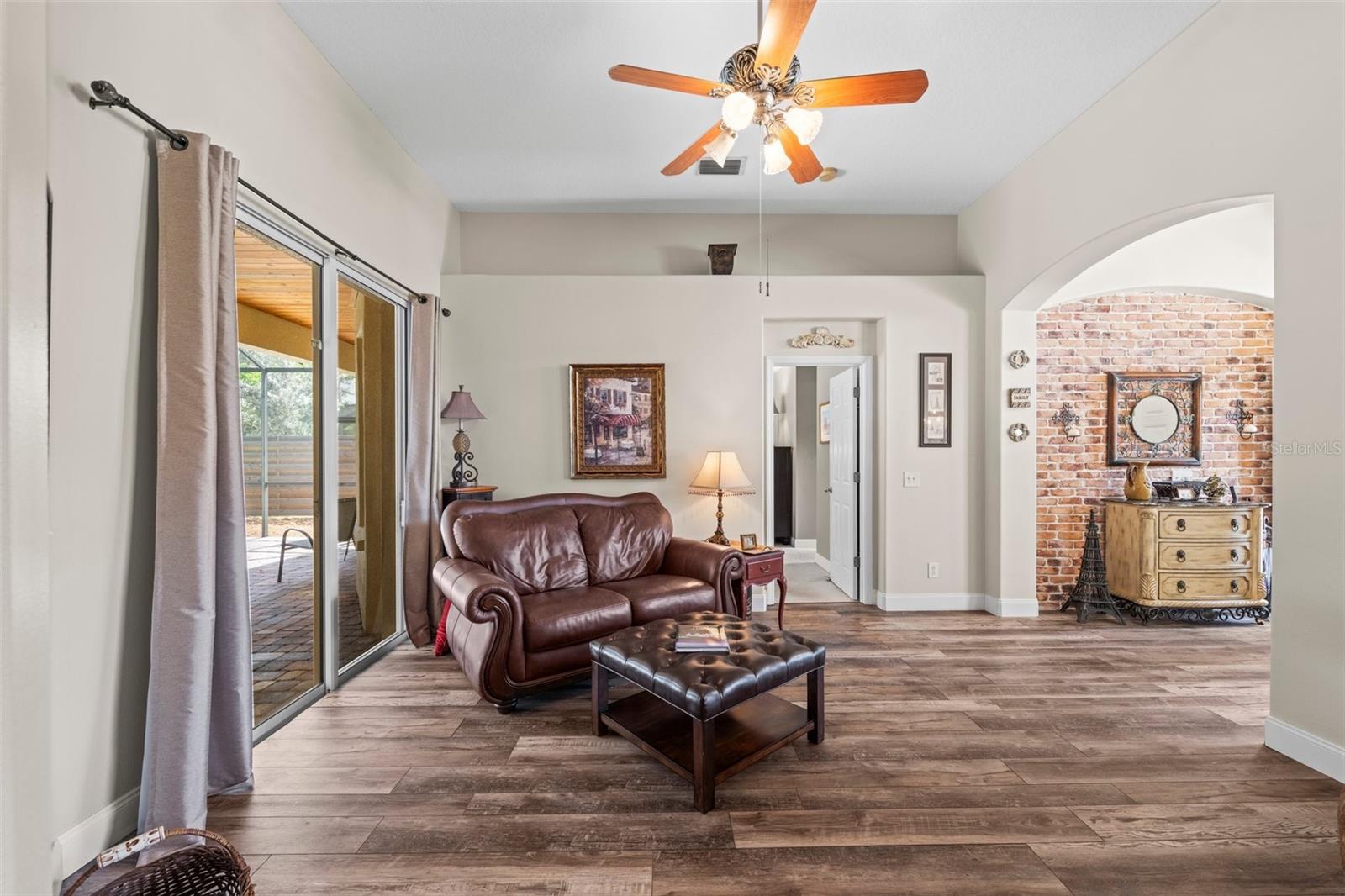 THE OAKS AT WOODLAND PARK PH 2 - Residential