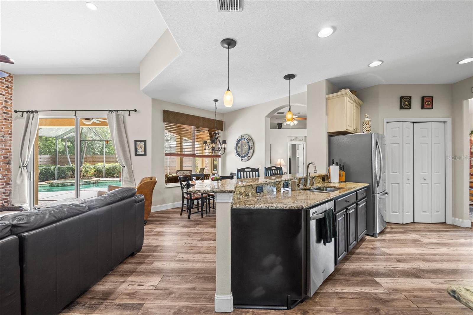 THE OAKS AT WOODLAND PARK PH 2 - Residential