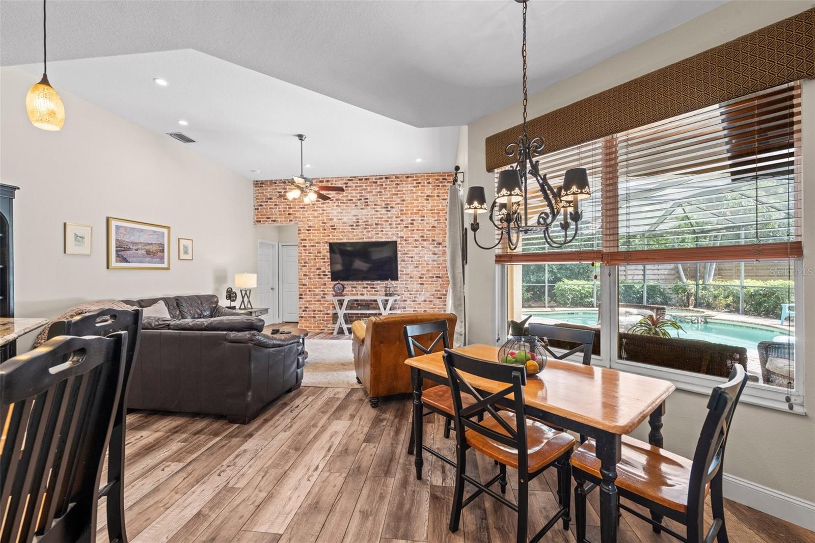 THE OAKS AT WOODLAND PARK PH 2 - Residential