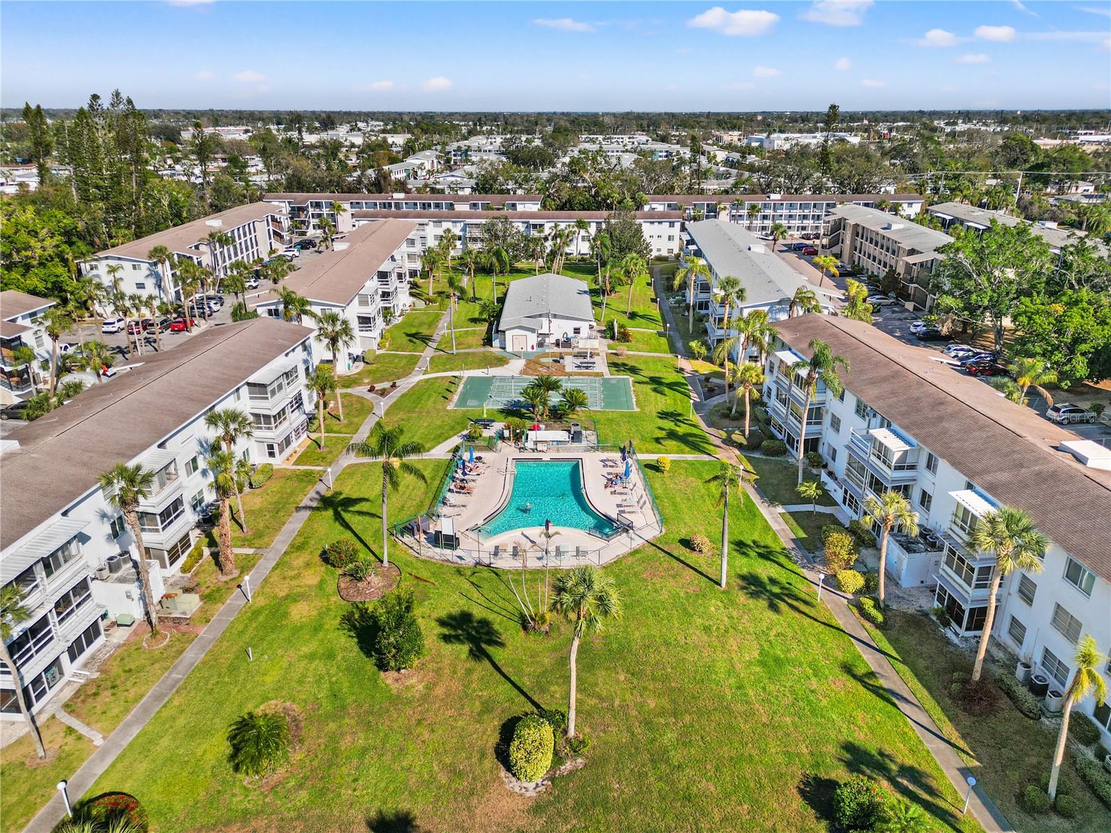 THE THIRD BAYSHORE - Residential