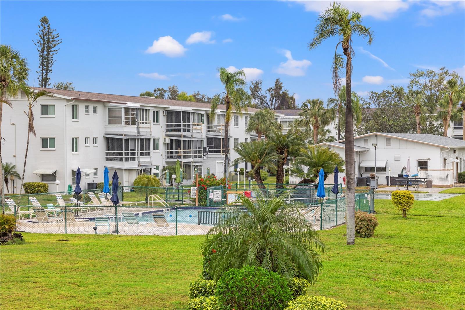 THE THIRD BAYSHORE - Residential