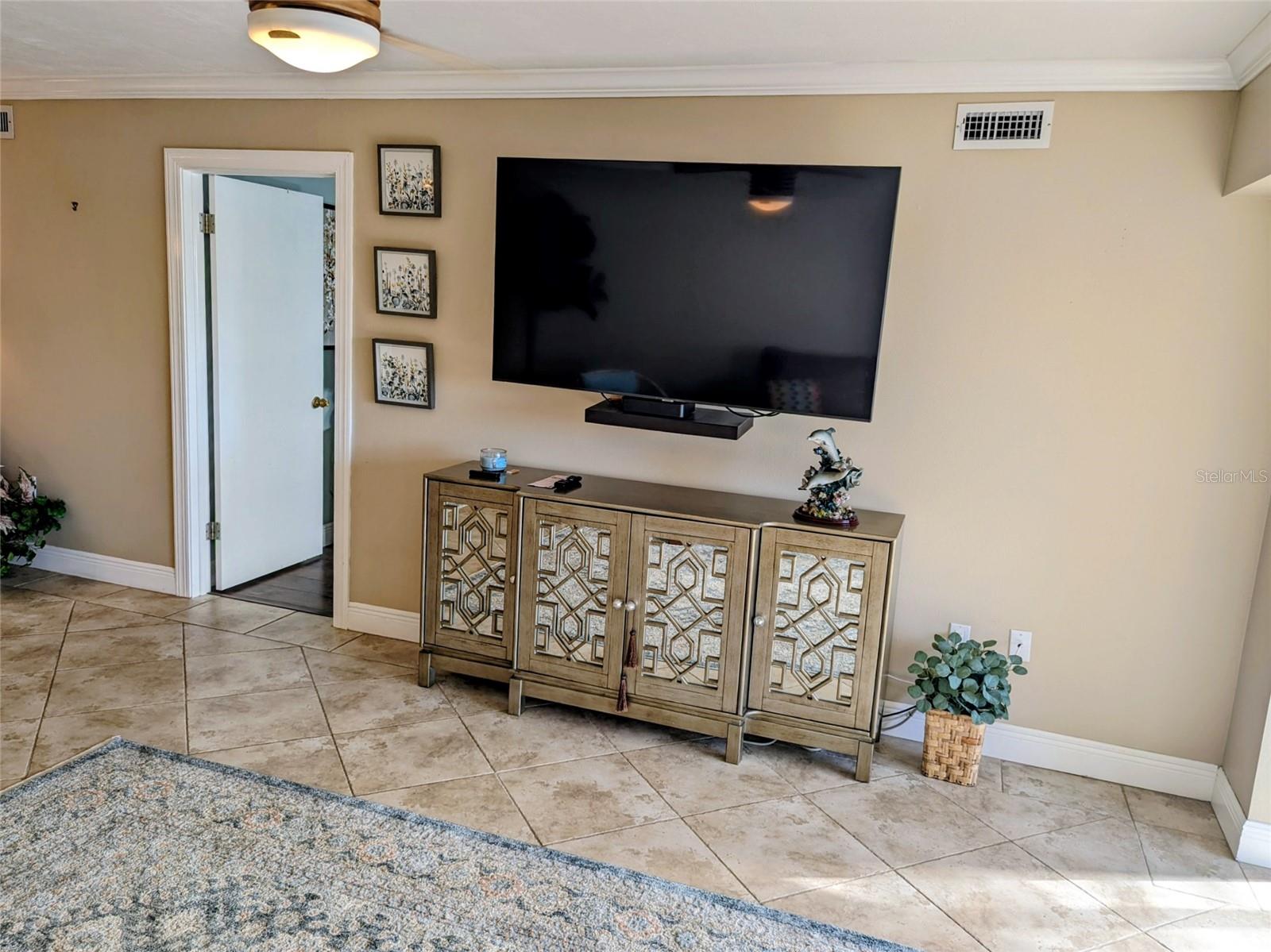 TOWN & RIVER PH 01 - Residential