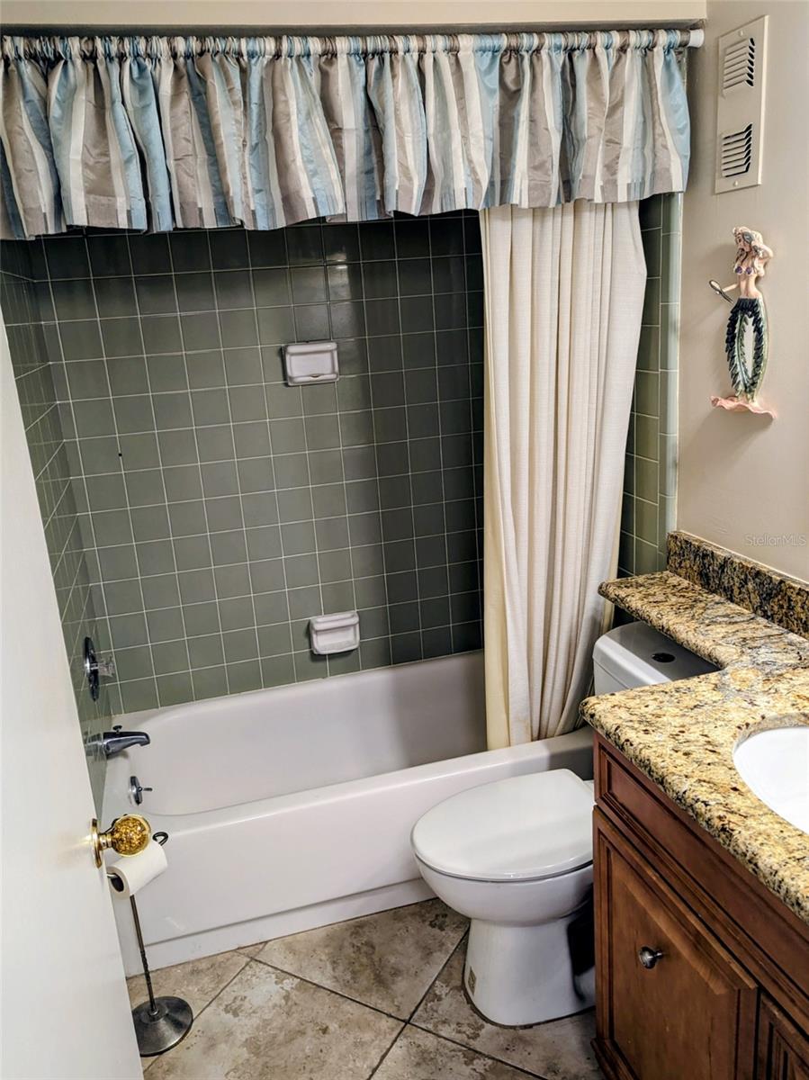 TOWN & RIVER PH 01 - Residential